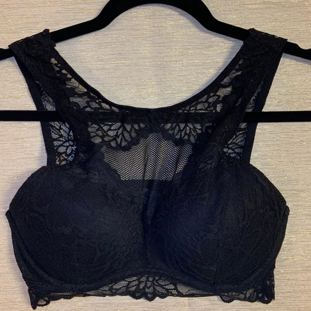 VS PINK Black Lace Halter Bralette Sz Small NWOT